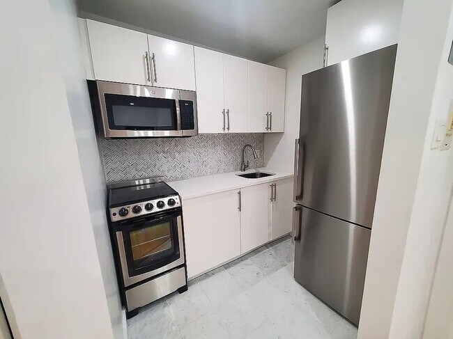 Photo - 1220 Lexington Ave Unit 3S