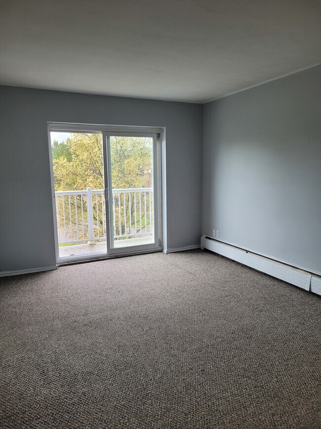 Photo - TWO BEDROOM UNIT CLOSE TO CAMPUS, PARKS AND GROCERY Unit 14