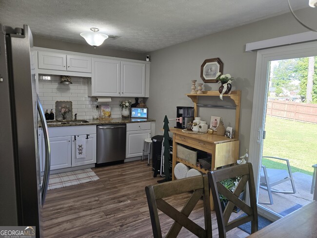 Photo - 10 Silverwood Dr