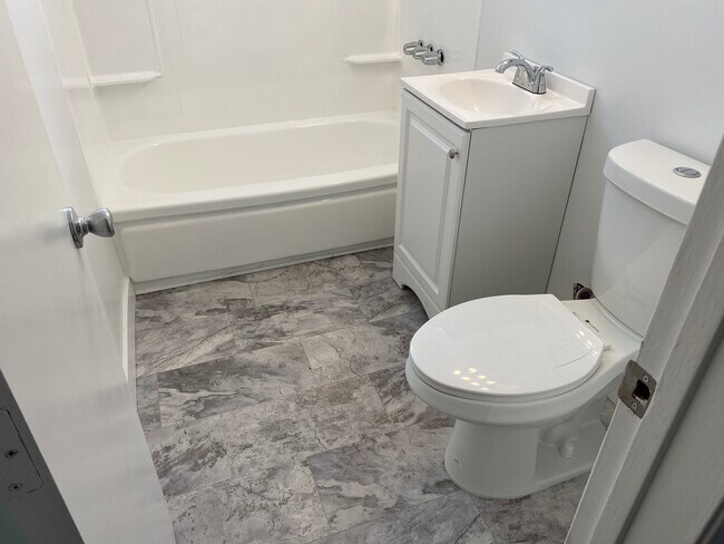 Photo - 2606 Mathews Ave Unit B