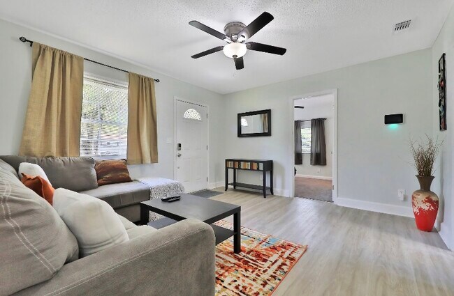 Living Room - 2870 Ernest St