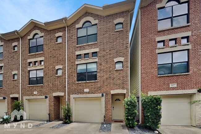 Building Photo - 648 Westcross St
