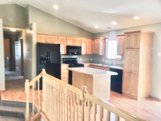 Photo - 5 bed 2 bath House for Rent