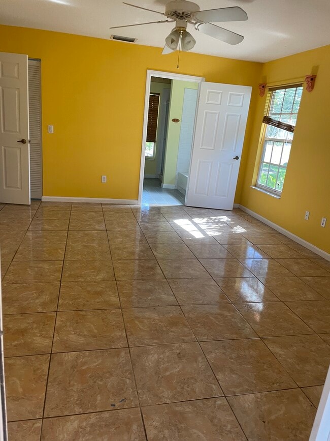 Photo - 107 Hickory Loop