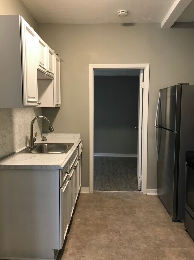 Photo - 135 Elmwood Ave Unit 4