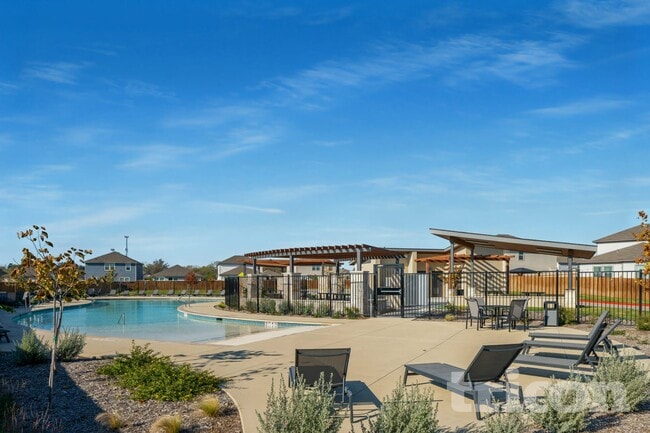 Photo - 13618 Paxton Blvd