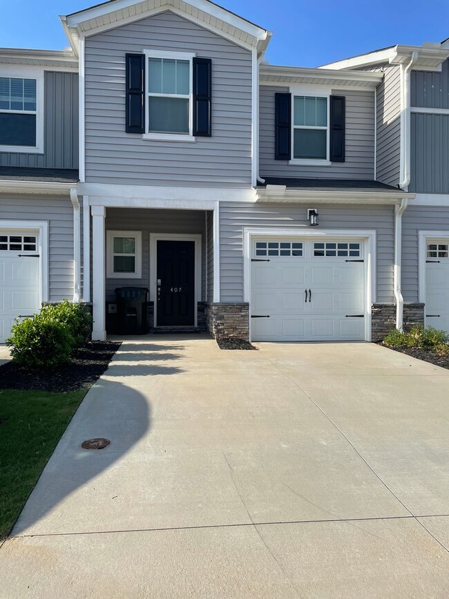 3 Bedroom 2.5 Bath Townhome in Greer !! - 3 Bedroom 2.5 Bath Townhome in Greer !!