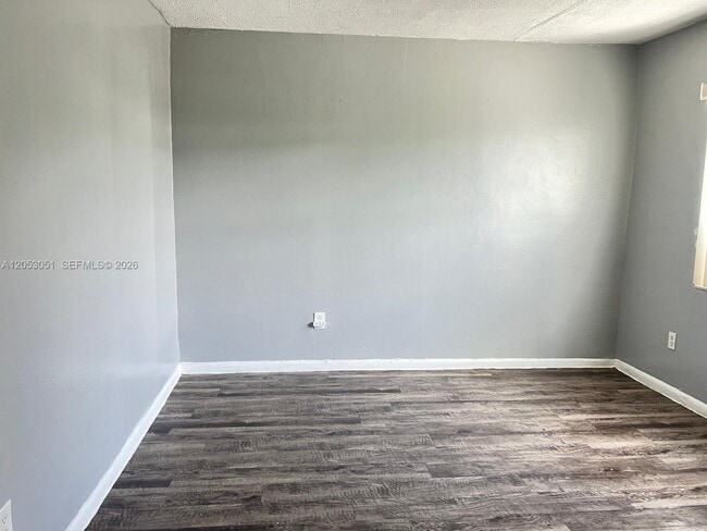 5250 NW 26th Ave Unit 12