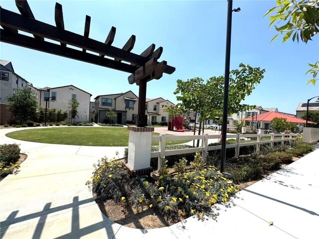 Photo - 1657 Rosewell Rd
