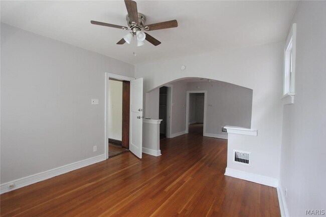 Photo - 3965 Potomac St