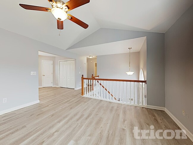 Photo - 6345 Queensdale Dr
