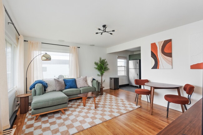 Building Photo - 6248 NE Wasco St