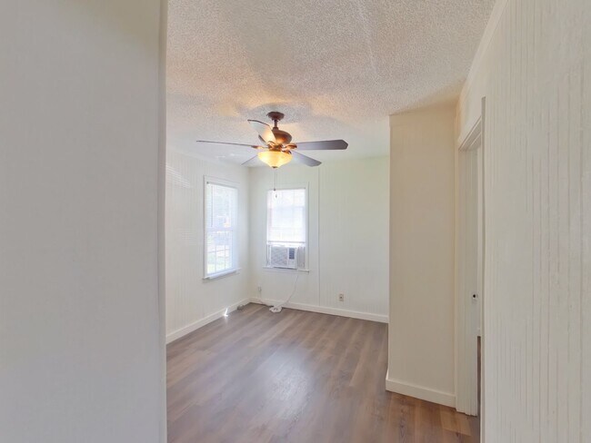 Photo - 1608 1/2 S Martinson Unit 1