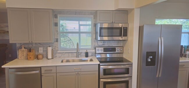 Photo - 589 Coconut St