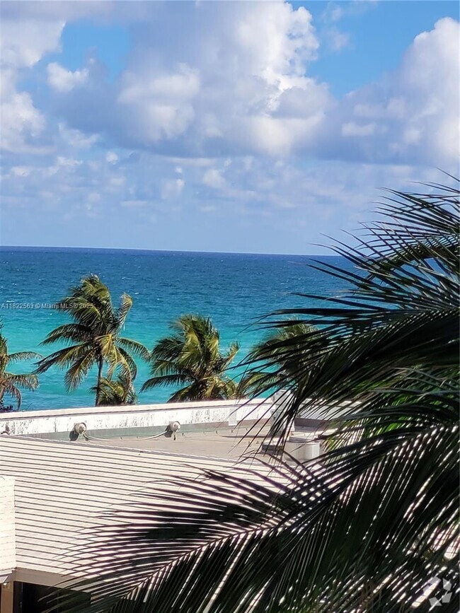 Building Photo - 1980 S Ocean Dr Unit 4D Rental