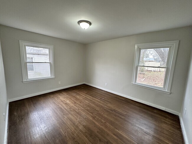 Photo - 5820 Court Q