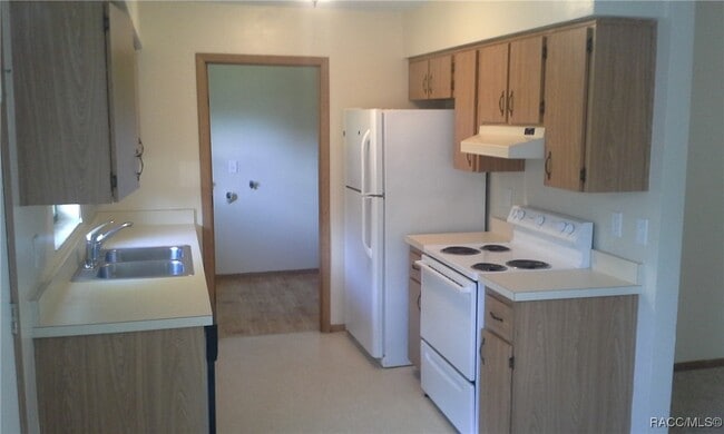 Photo - 2807 Garfield St W