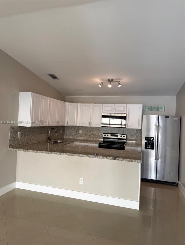 Building Photo - 17501 SW 142nd Ct