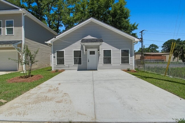 Photo - 4705 Boundary St