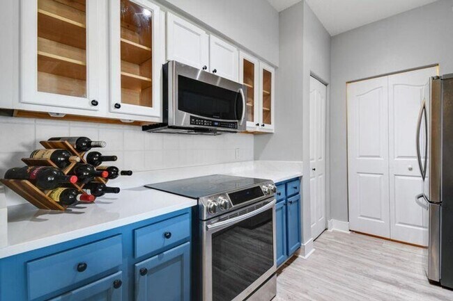 Photo - 7302 Myrtlewood Cir W