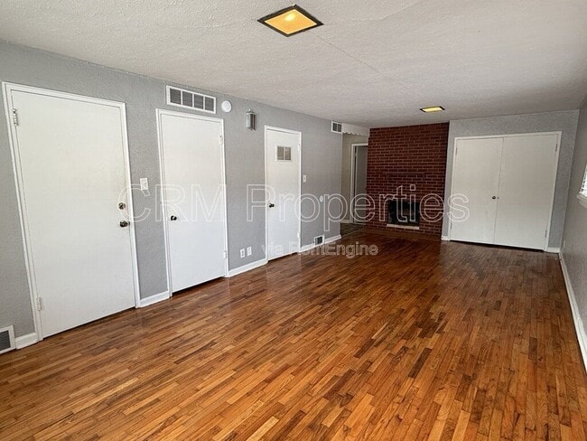 Photo - 2101 N Wheeling Ave Unit 4