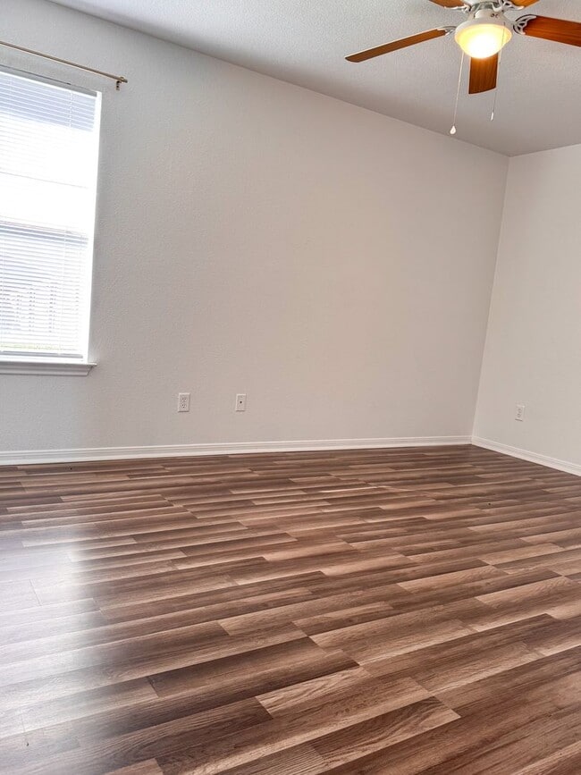 Photo - 502 Bermuda St Unidad #A