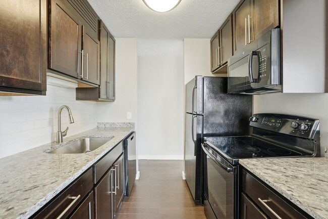 Photo - 71 W Huron St