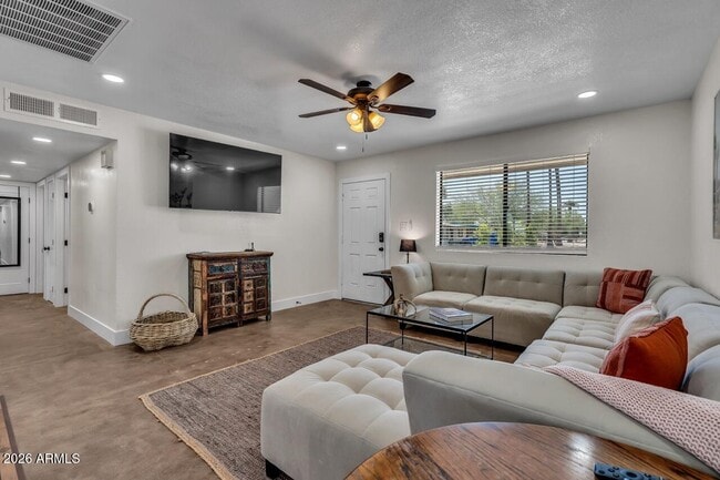 Photo - 1207 W 15th St