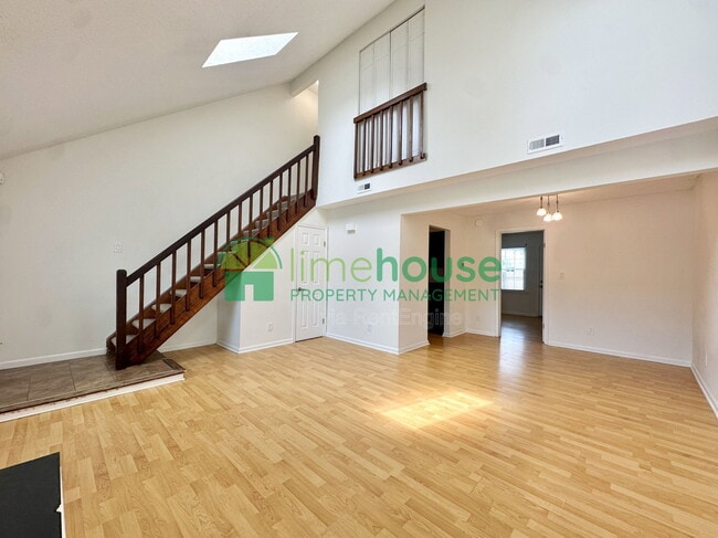 Photo - 3207 Creekside Dr