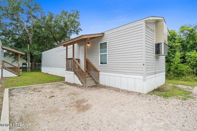 Building Photo - 1329 Transmitter Rd