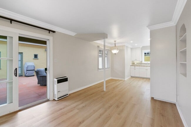 Photo - 1231-1231 W Bay Ave Unidad 1/2