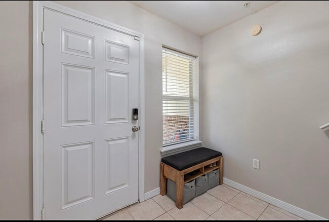 Building Photo - 17 Shell Ave SE Unit C1