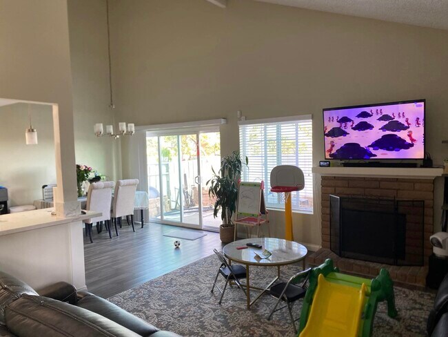 Photo - 2397 Donnington Way