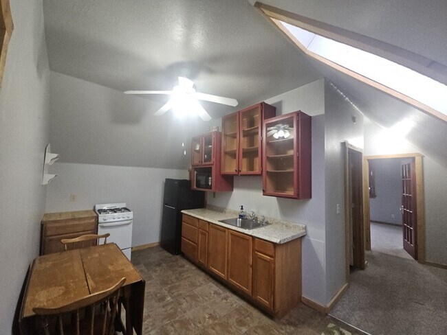 Photo - 12 W 200 N St