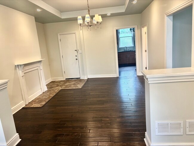 Photo - 215 Henderson St