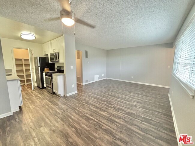 Building Photo - 1804 N Alvarado St Unit 5 Rental