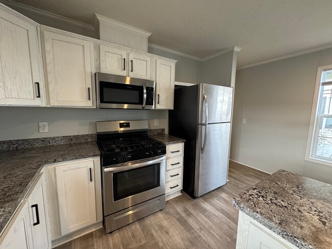 2022 Marmoor Dr