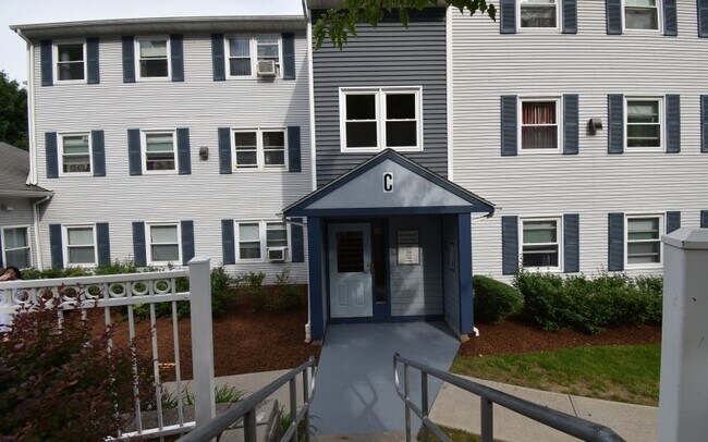 Photo - 825 Plainfield St Unit #825