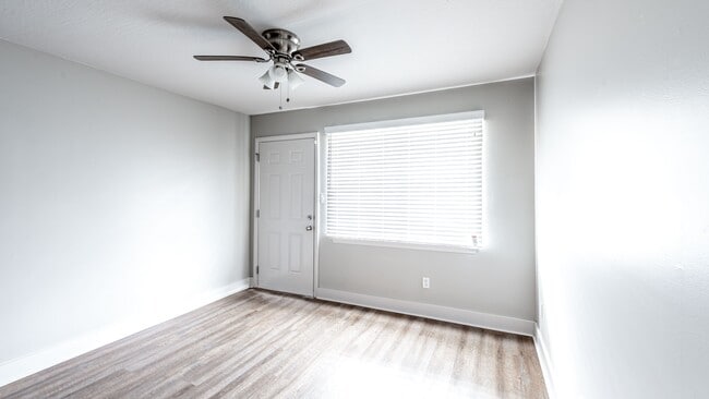 Photo - 3807 Newhaven Dr Unit 1