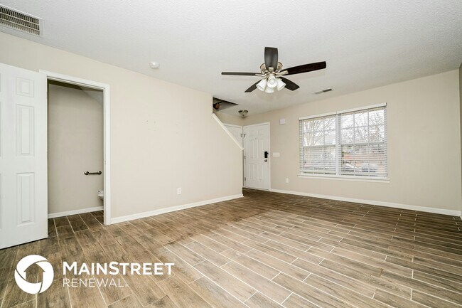 Photo - 304 Lauren Way