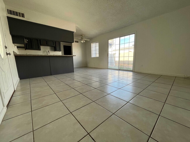 Photo - 2684 W 14th St