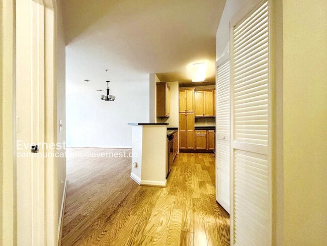 Photo - 21197 McFadden Square Unit 203