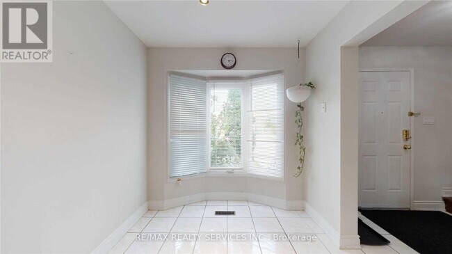 Photo - 44 Elmstead Ct