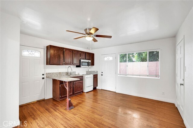 909 Galemont Ave 4  