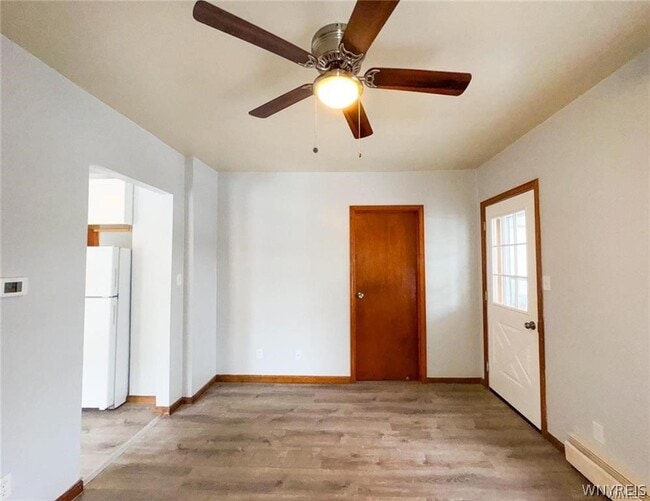 Photo - 1953 Falls St