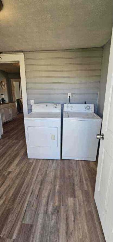 Photo - 2100 Berry St