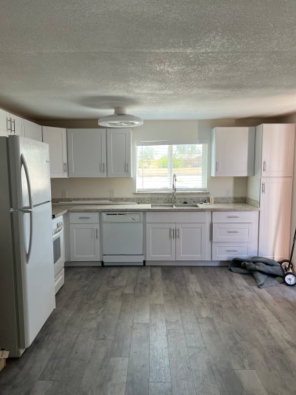 Building Photo - 1234 Rodeo Rental