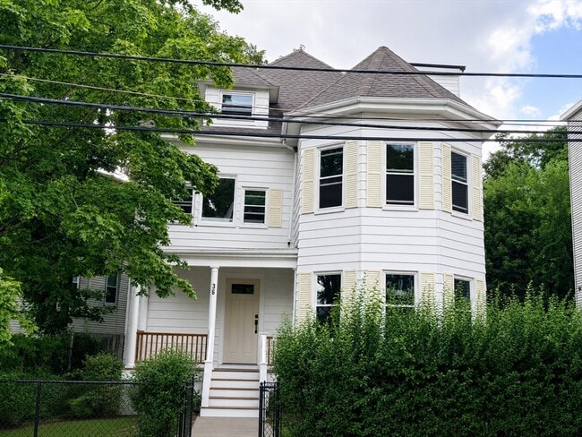 Building Photo - 36 Champney St Unit 1