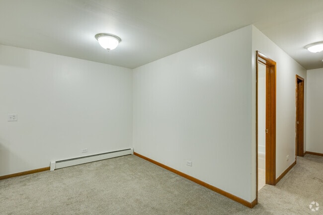 3BR, 1.5BA - 1,250SF
