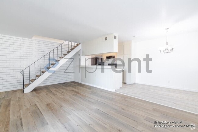 Building Photo - 7384 Franklin Blvd Rental